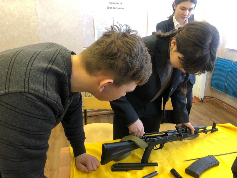 Конкурс по разборке и сборке автомата.